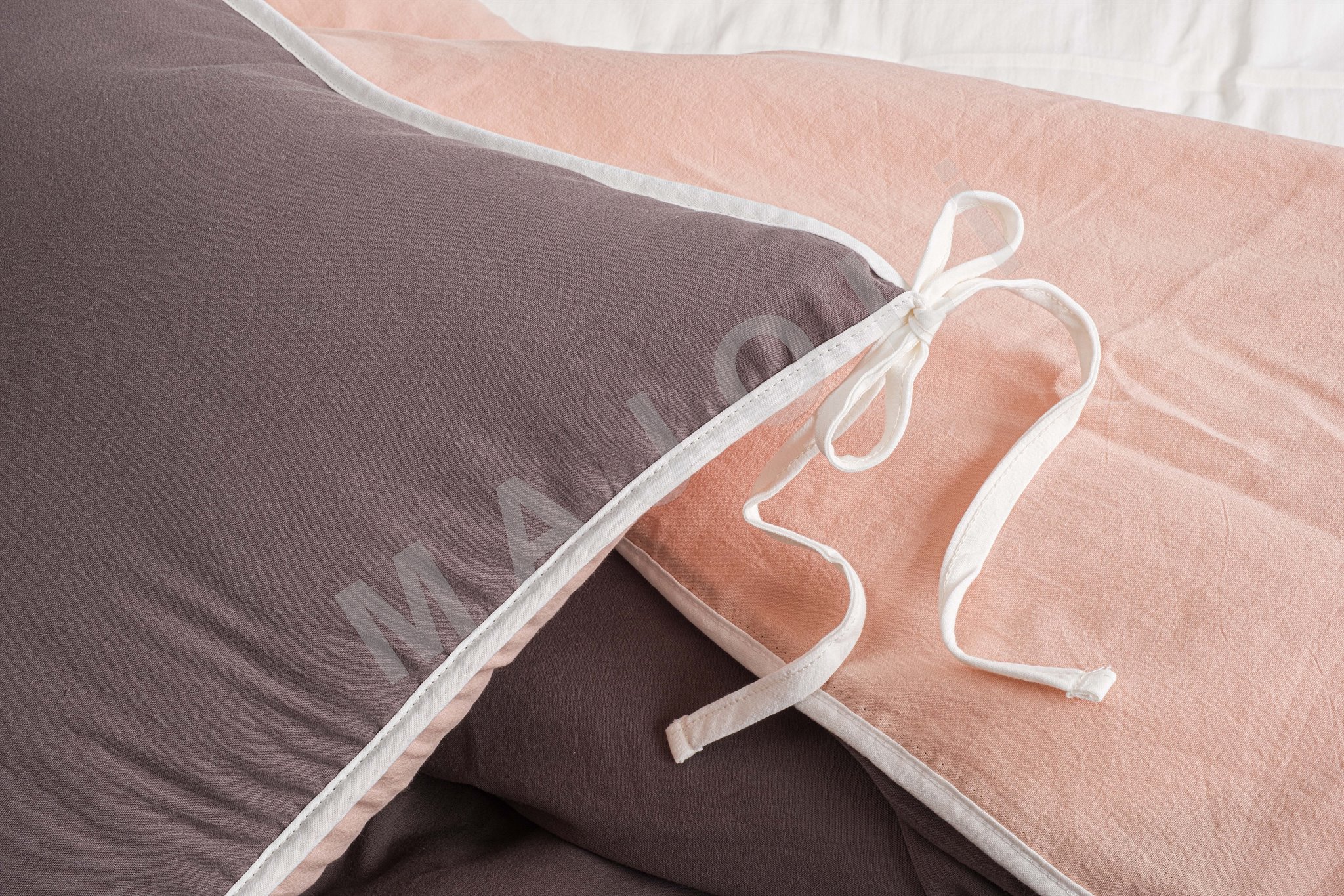 Demeter Nevresim Takımı