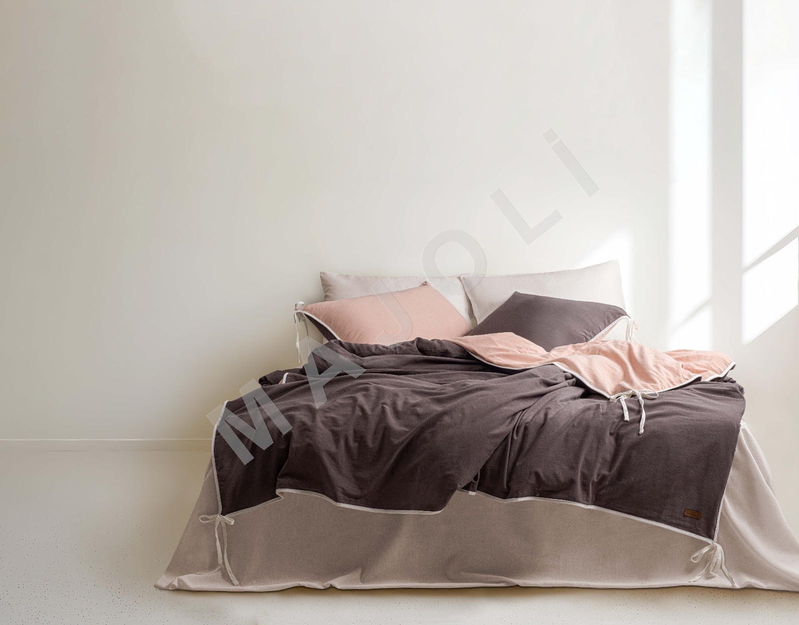 Demeter Nevresim Takımı