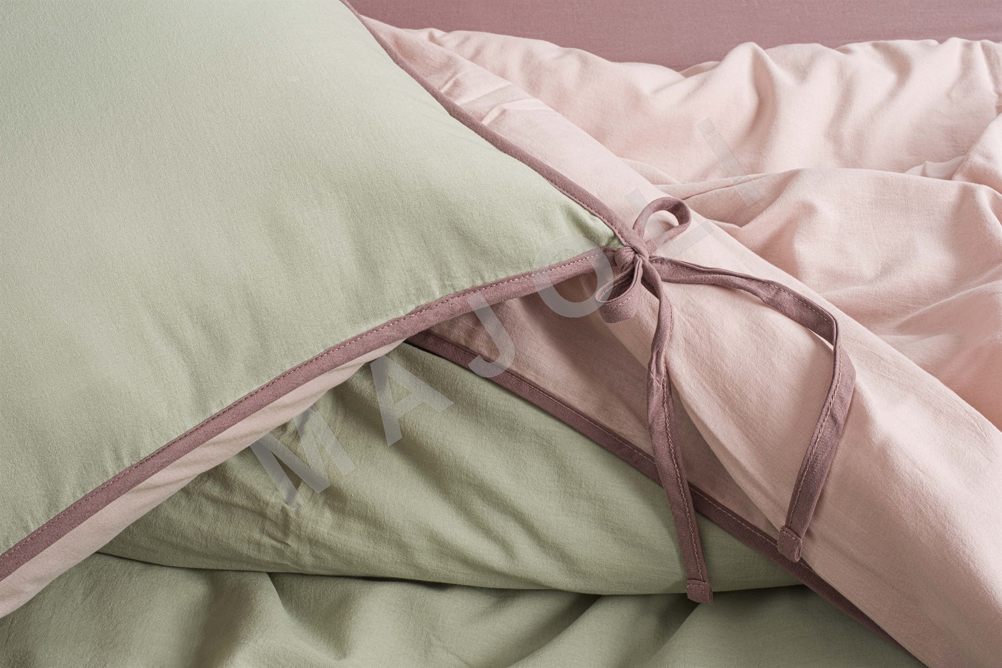 Demeter Nevresim Takımı