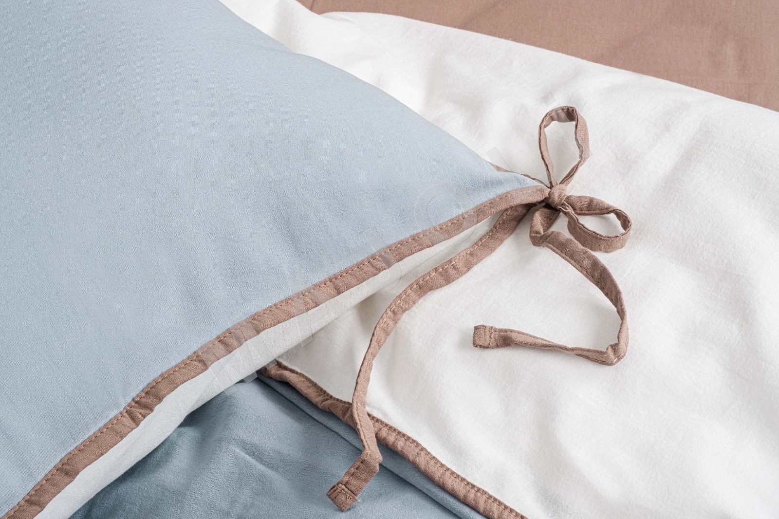 Demeter Nevresim Takımı