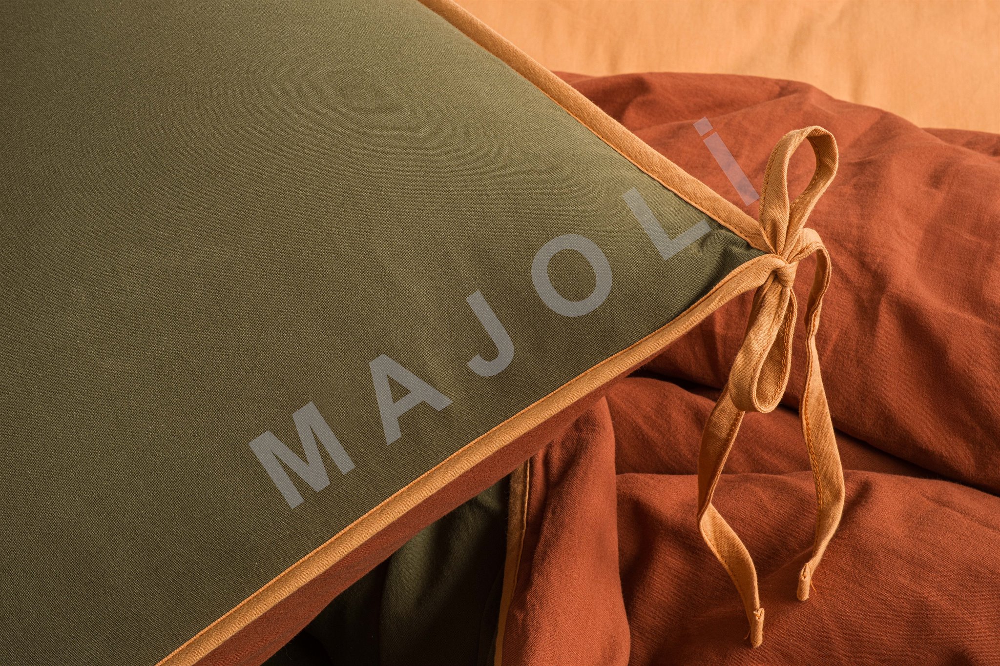 Demeter Nevresim Takımı